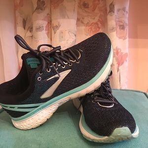Brooks Ghost 11 6.5 medium width.